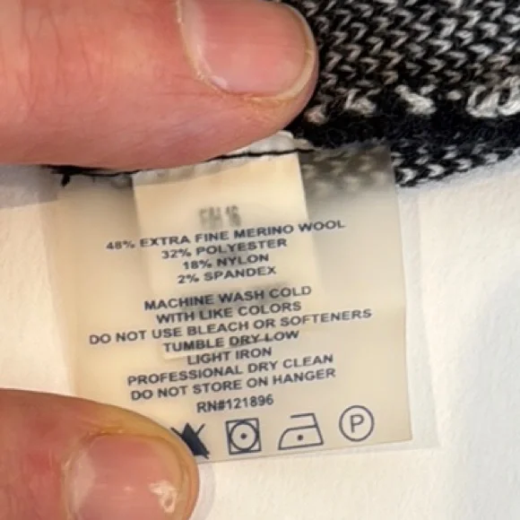 Title Nine Black and White Sweater tunic size Large - Picture 5 of 6